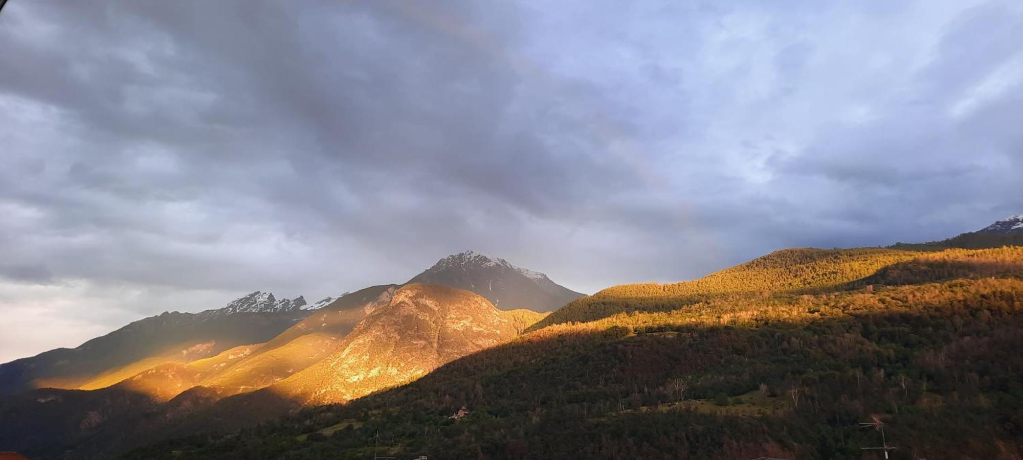 A Casa Di Vera - Vivi La Tua Valle D'Aosta 努斯 外观 照片