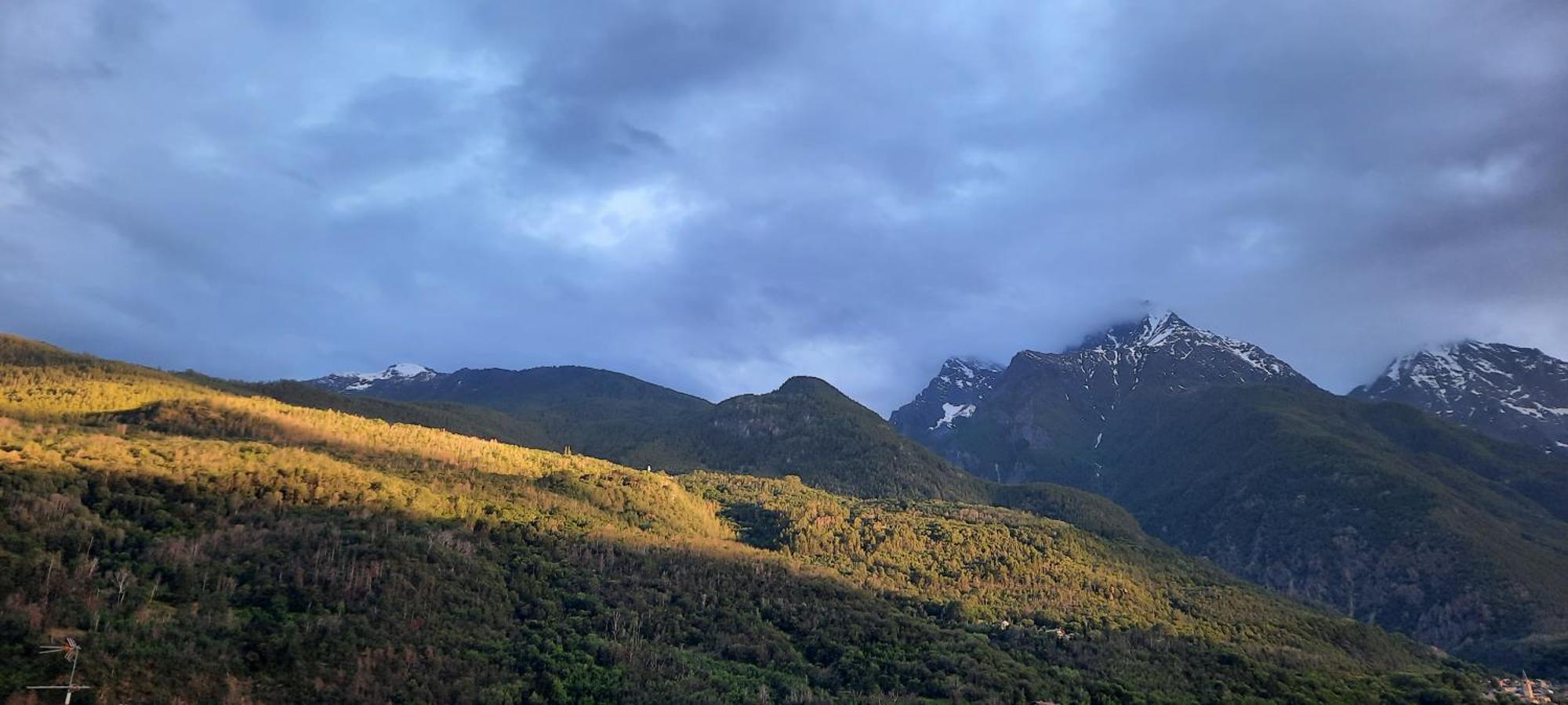 A Casa Di Vera - Vivi La Tua Valle D'Aosta 努斯 外观 照片